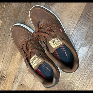 NWOT Men’s Levi sneaker/shoe